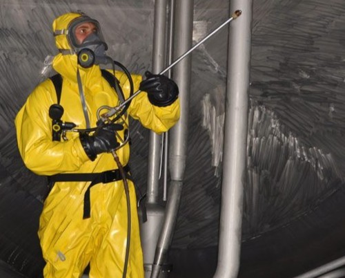 Liquid and dry bulk tank cleaning service